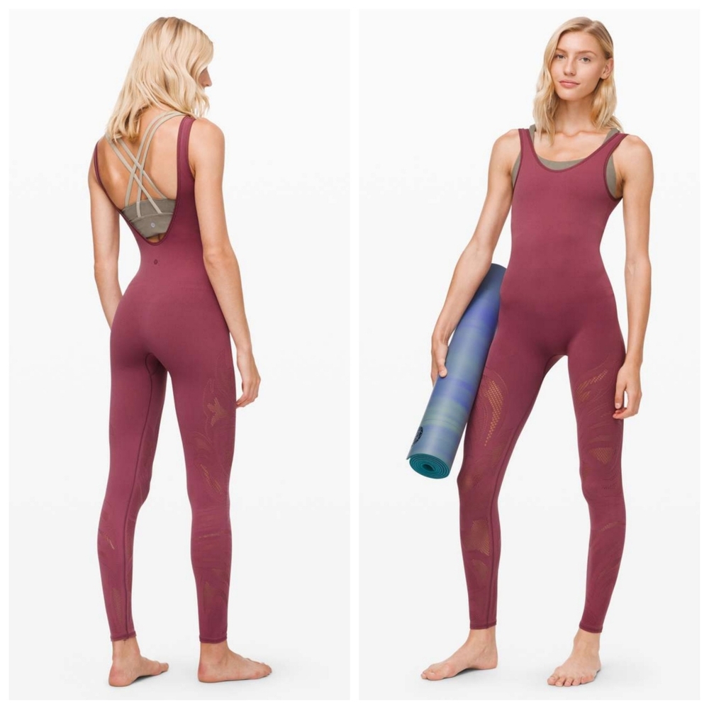 Lululemon Reveal Onesie *En Avante 🩷💜